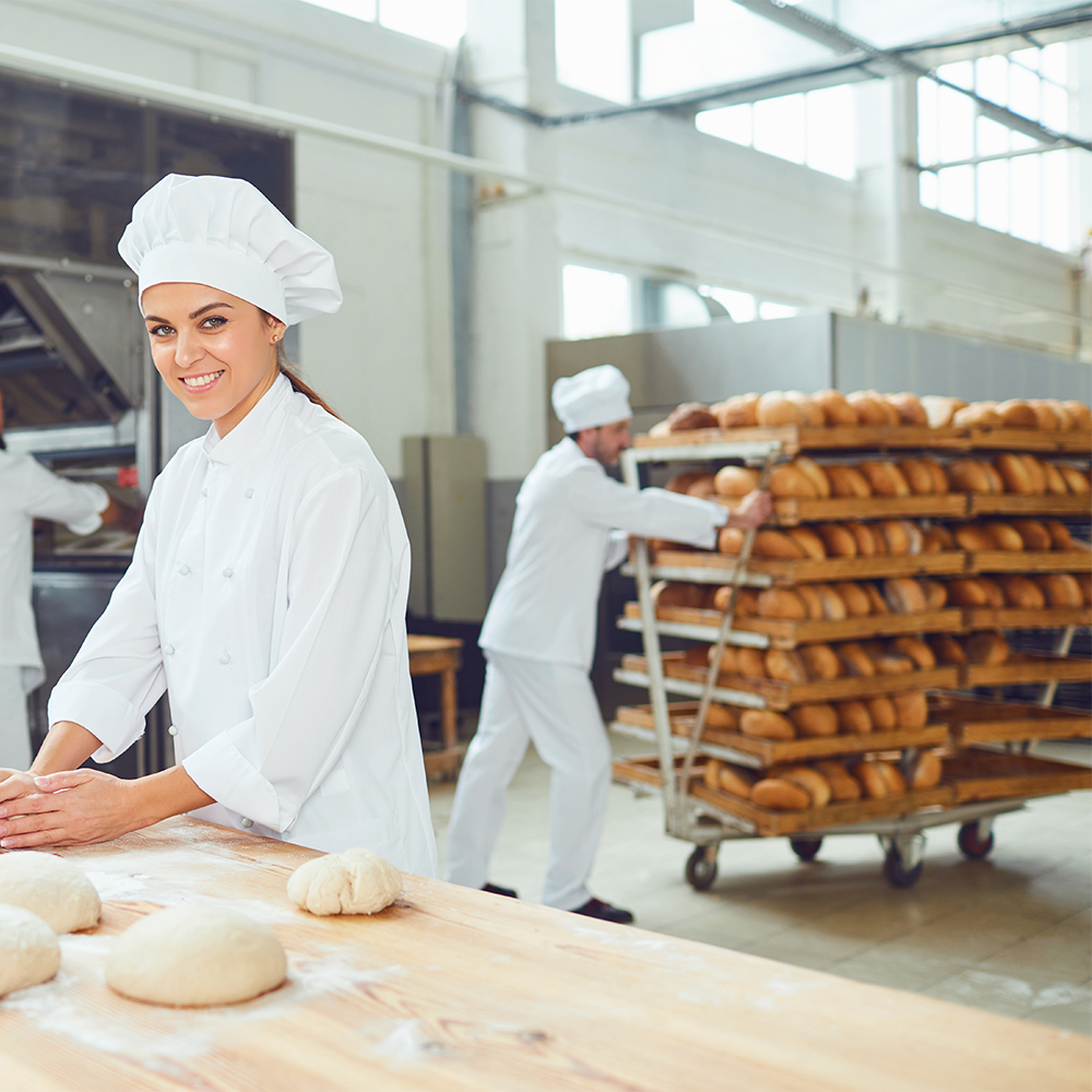 Geary’s Bakery celebrate over 10 years of ‘wheely’ great service from Ross Handling